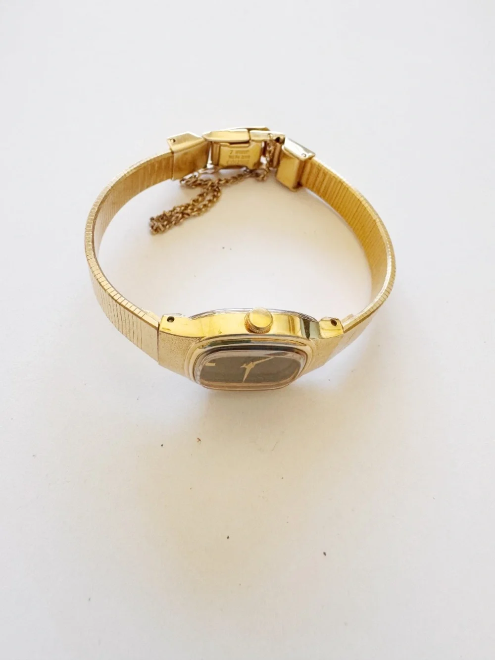 Seiko Quartz Watch Women’s Gold Tone Black Dial Vintage 16mm 5” Runs